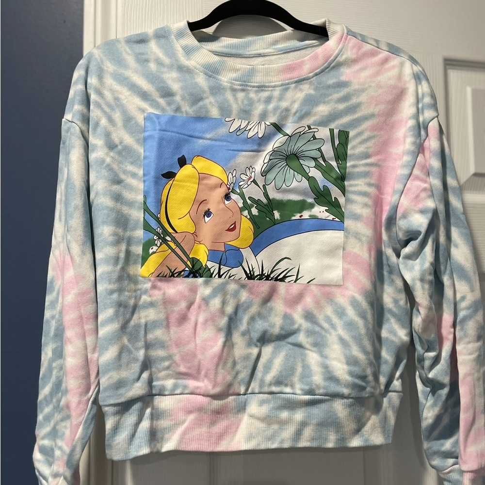 Size Medium Barely Worn Rare Disney Alice in Wonderland Sweatshirt